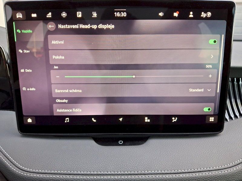 Škoda Superb (2025) Combi iV L&K DSG 1,5TSi 150kW - fotka 17 z 35