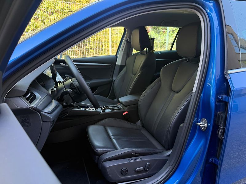 Škoda Octavia Exclusive Selection 2.0 TDI 11 - fotka 10 z 27