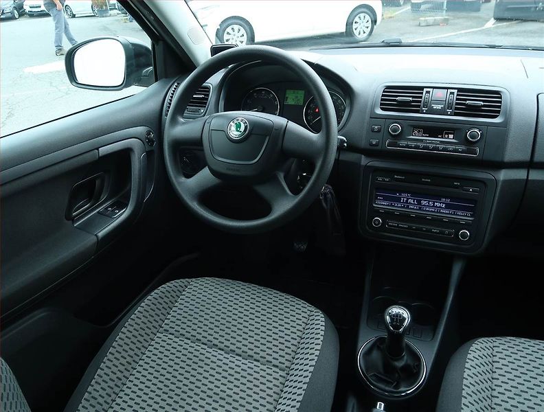 Škoda Fabia (2010) Ambition 1.2 TSI, Tempomat - fotka 7 z 16