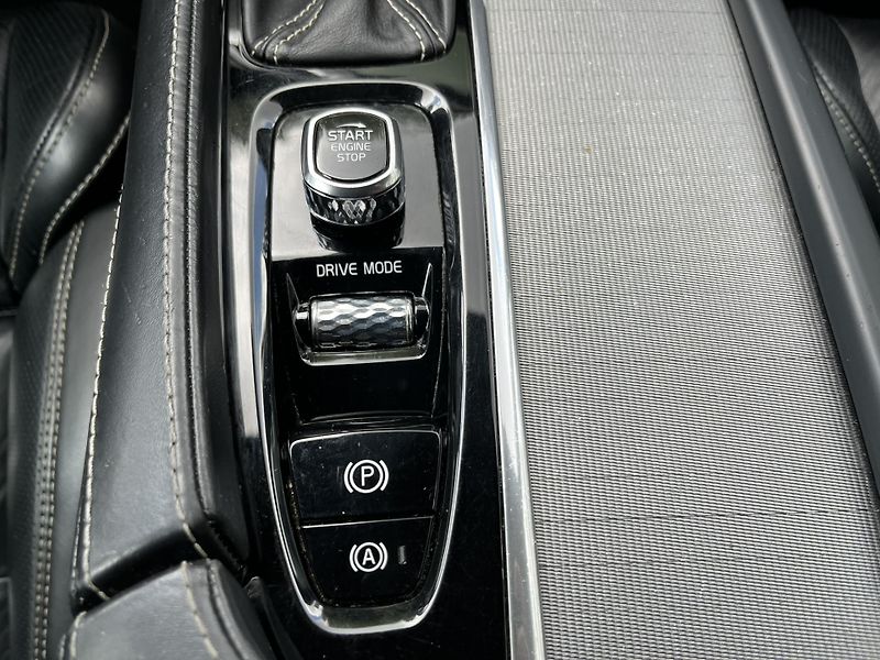 Volvo XC90 (2019) D5 AWD R-DESIGN, 7 MÍST - fotka 24 z 44