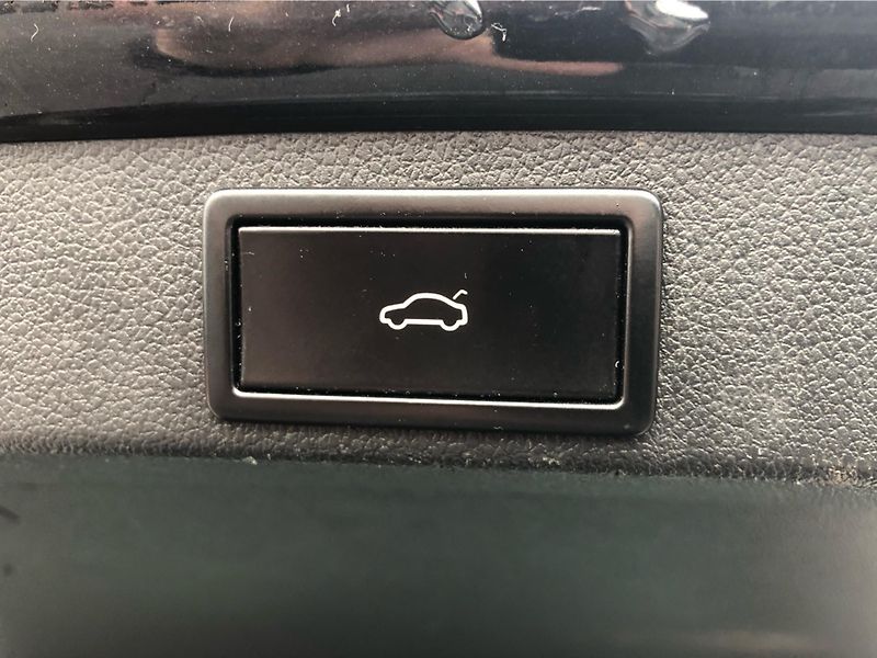 Škoda Octavia Combi 2,0 TDI DSG L&K 135 kW - fotka 28 z 30