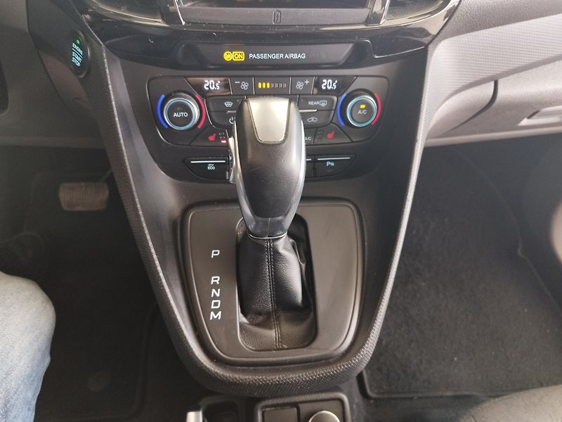 Ford Tourneo Connect (2019) TDCI,88KW,AUTOMAT,PANOR,LONG - fotka 22 z 30