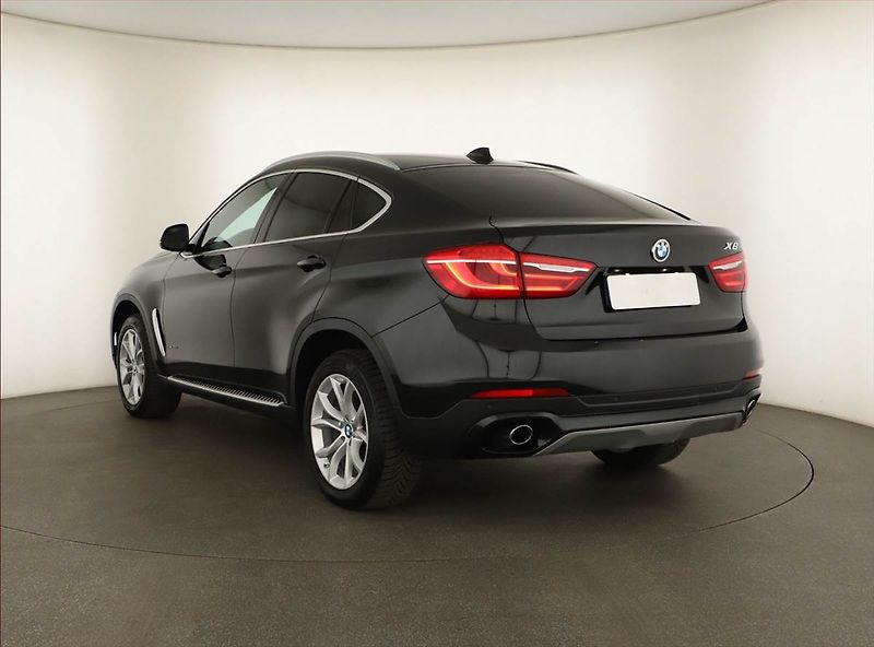 BMW X6 (2015) Edition Exclusive xDrive30d - fotka 4 z 20