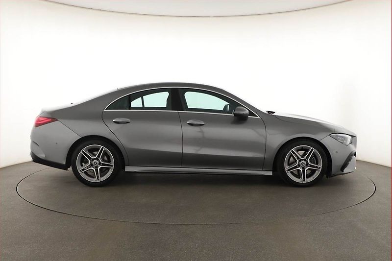 Mercedes-Benz CLA (2025) 200 - fotka 6 z 20