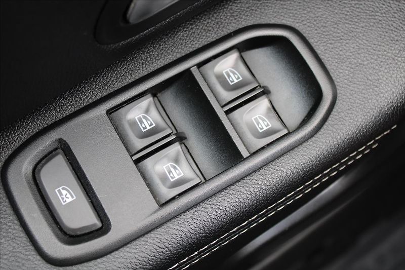 Dacia Duster 1,6 SCe  ČR,1.MAJITEL,PRESTIGE - fotka 21 z 28