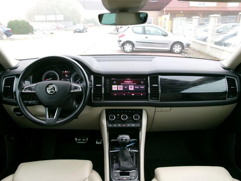 Škoda Kodiaq (2018) 2,0TSI 4x4 DSG NAVI ALU ČR - fotka 23 z 55