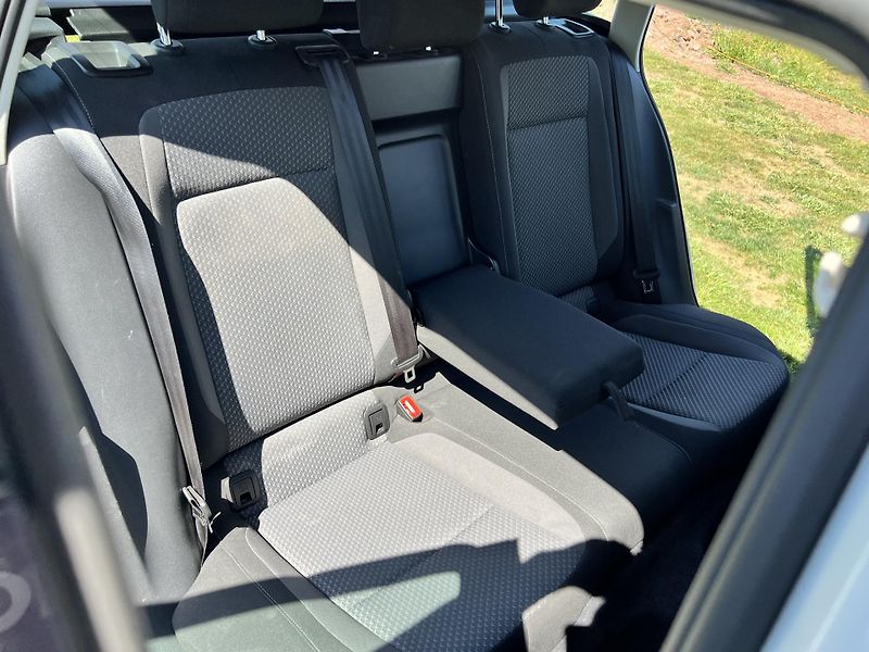 Volkswagen Passat 1.4TSI 92KW,NAVI,LED,ALU - fotka 19 z 44