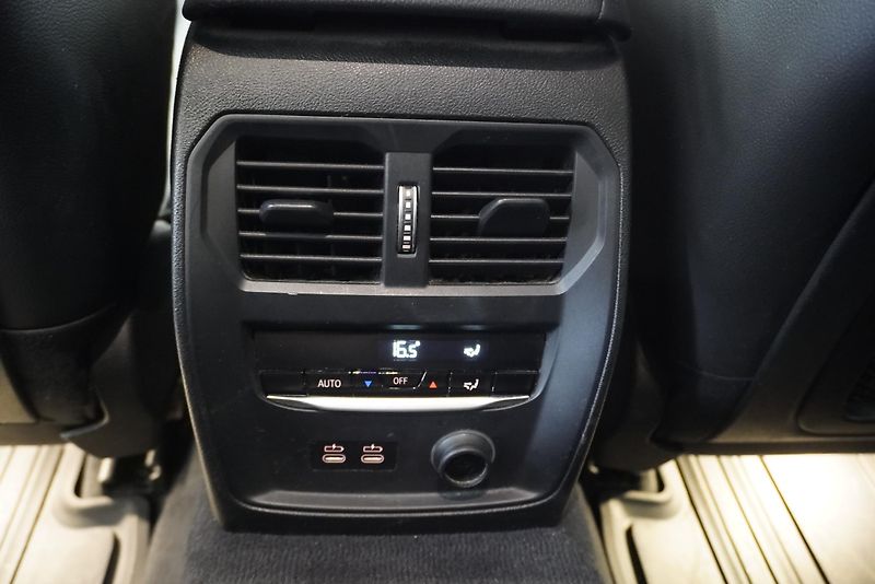 BMW Řada 3 (2020) 320D  2,0 M-SPORT XDRIVE AUT. - fotka 26 z 31