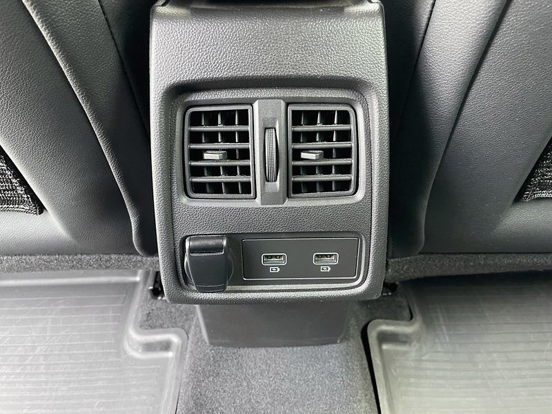 Renault Captur (2021) 1.0 TCe,67kW,Intens,1.Maj,ČR - fotka 33 z 41