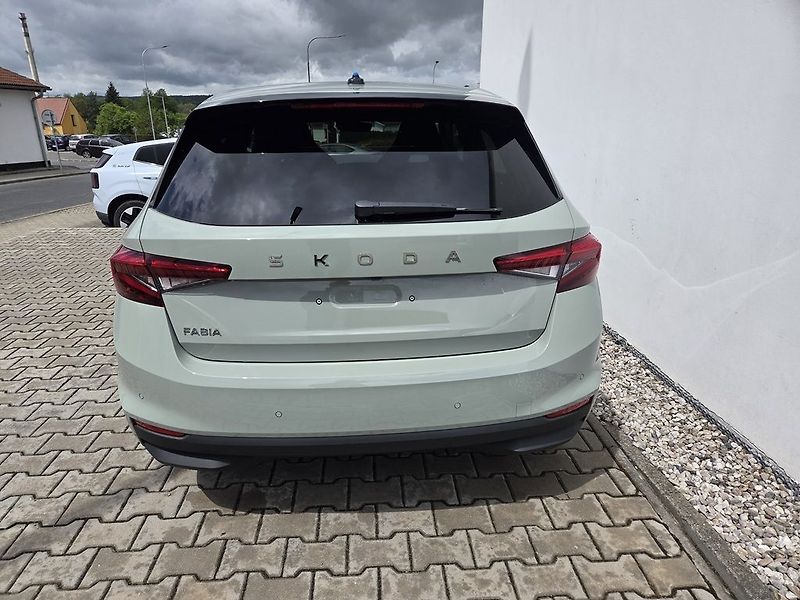 Škoda Fabia Dynamic 1,0TSI 85kW - fotka 6 z 15