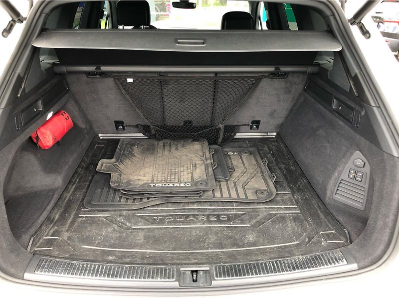 Volkswagen Touareg 3.0 TDI R-Line - fotka 13 z 30