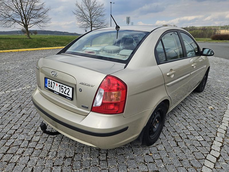 Hyundai Accent (2008) 1.5CRDI VELMI PĚKNÝ, SPLÁTKY  - fotka 6 z 24