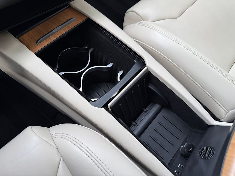Tesla Model X Performance Ludicrous Mode - fotka 31 z 42