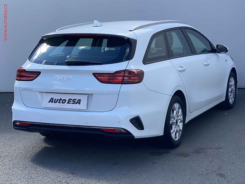 Kia Ceed (2021) 1.5T-GDI, ČR, AC, temp - fotka 4 z 17