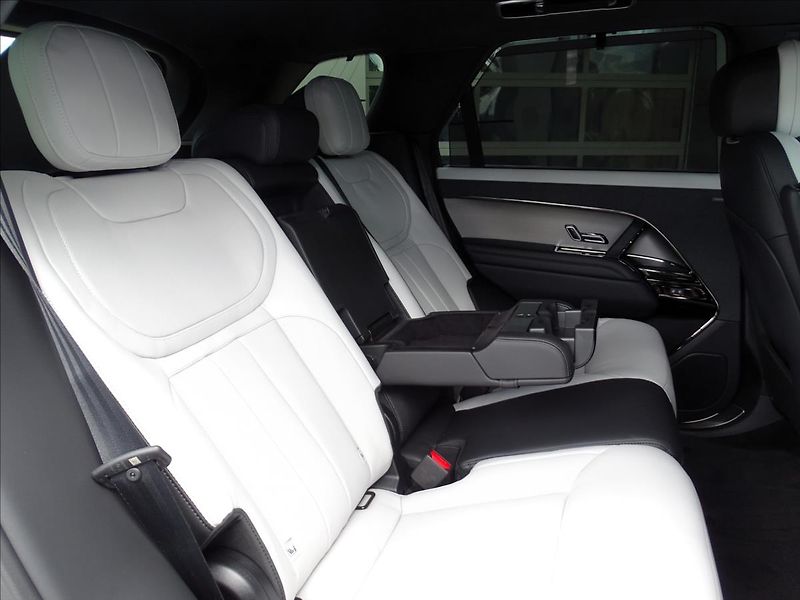 Land Rover Range Rover Sport (2026) 3,0 D300 DYNAMIC SE - fotka 35 z 38