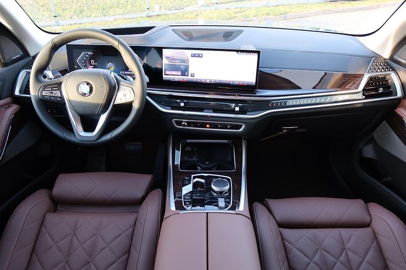 BMW X5 xDrive30d - fotka 4 z 6