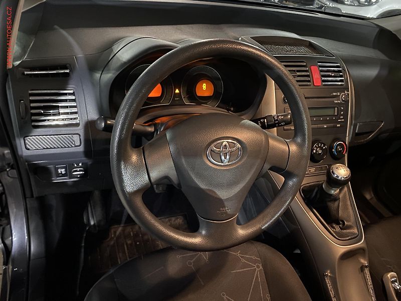 Toyota Auris (2009) 1.3 VVT-i, 1.maj,ČR, Terra - fotka 12 z 16