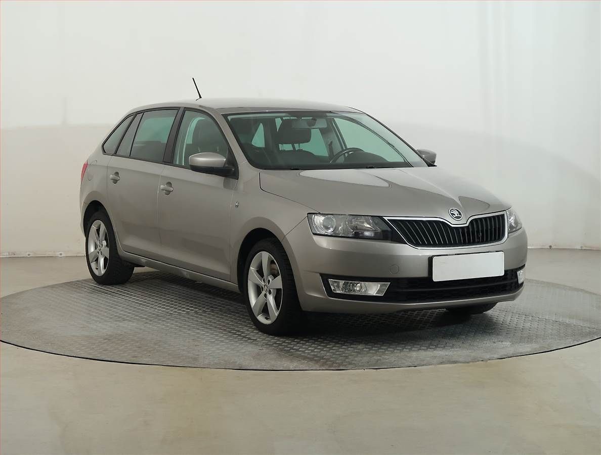 Škoda Rapid Spaceback 1.2 TSI, Xenony