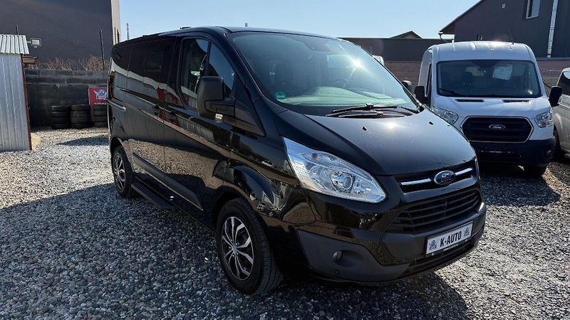 Ford Tourneo Custom (2017) 2.0TDCi 125kW*A/T*8míst*Tažne* - fotka 3 z 23