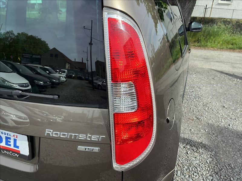 Škoda Roomster 1,2 TSi  Vyhřev,Senzory,ALU - fotka 33 z 50