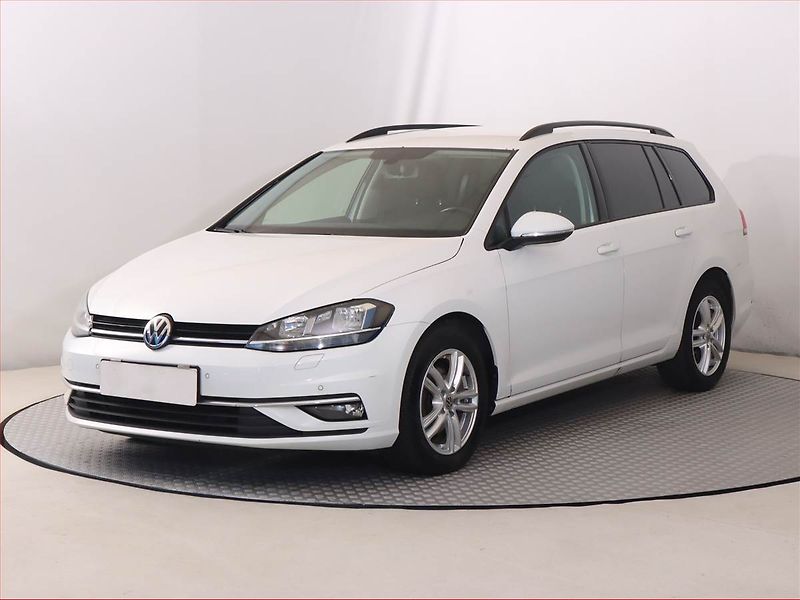 Volkswagen Golf (2018) 1.6 TDI, Tempomat - fotka 2 z 19