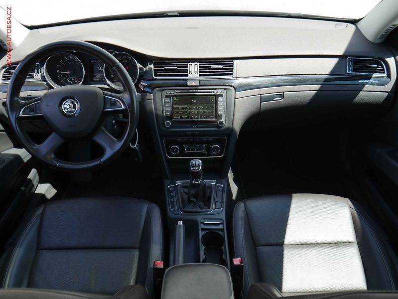 Škoda Superb (2015) 2.0TDi, Navi, bixen - fotka 8 z 26