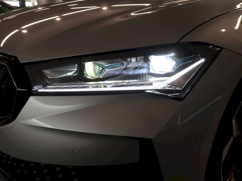 Škoda Superb (2026) SPORTLINE 2.0TDI 142kW 4x4 DSG - fotka 35 z 42