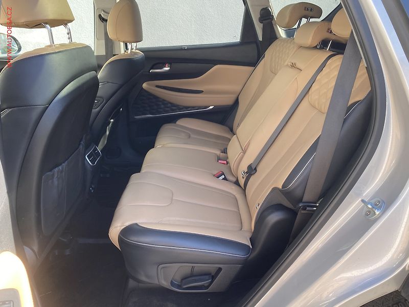 Hyundai Santa Fe (2021) 2.2 CRDi 4x4, ČR, Premium - fotka 10 z 24