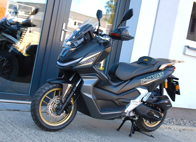 Kentoya (2026) V-Cross 125 4T - fotka 4 z 25