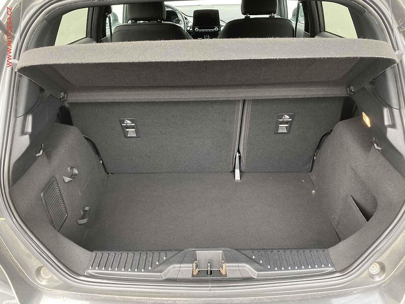 Ford Fiesta (2019) 1.0 EB, ST-Line, navi, kamera - fotka 8 z 18