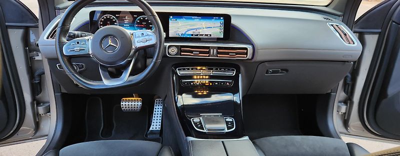 Mercedes-Benz EQC (2022) 400 4M AMG SOH 94,5% 85kWh - fotka 15 z 50