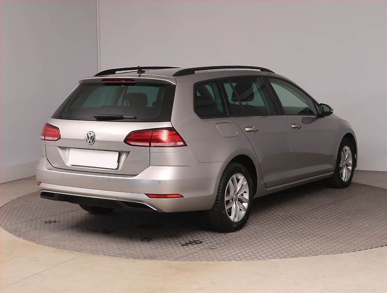 Volkswagen Golf (2017) Highline 2.0 TDI, Automat - fotka 5 z 16