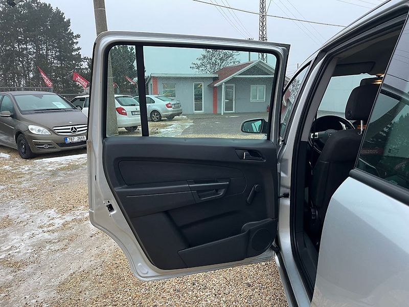 Opel Zafira 1.9cdti 88kw+7.míst - fotka 13 z 29