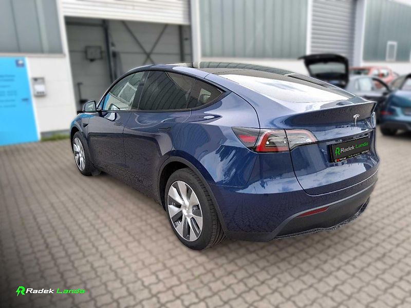 Tesla Model Y (2023) Standard Range | tažné 1 600kg - fotka 2 z 7