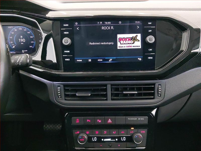 Volkswagen T-Cross (2021) 1.0 TSI - fotka 12 z 17