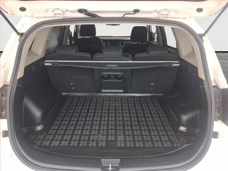 Kia Carens (2017) 1.6 GDI, Navi, Vyhř. sedaček - fotka 14 z 16