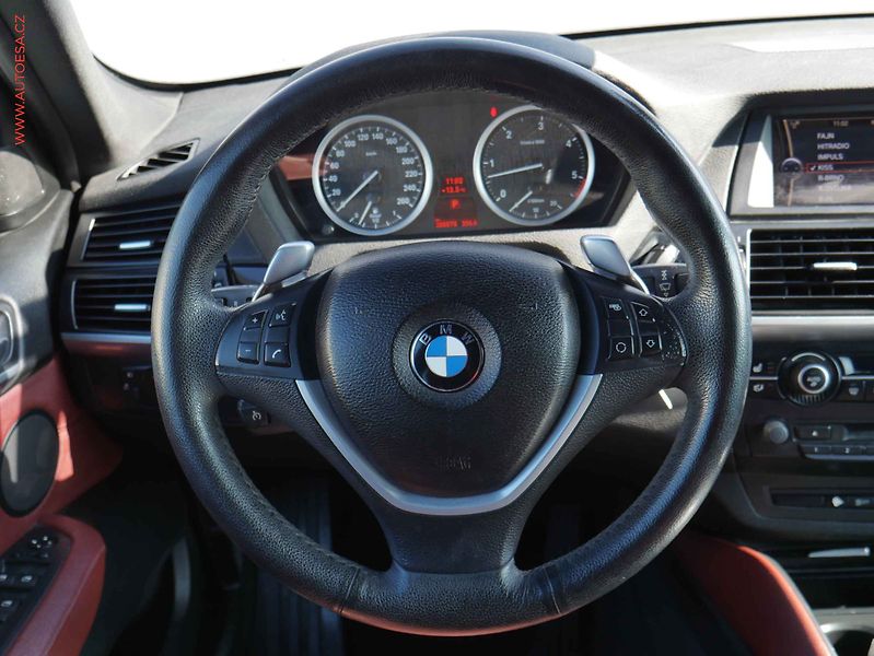 BMW X6 (2011) 3.0D xDrive 30D, AT, bixen - fotka 13 z 23