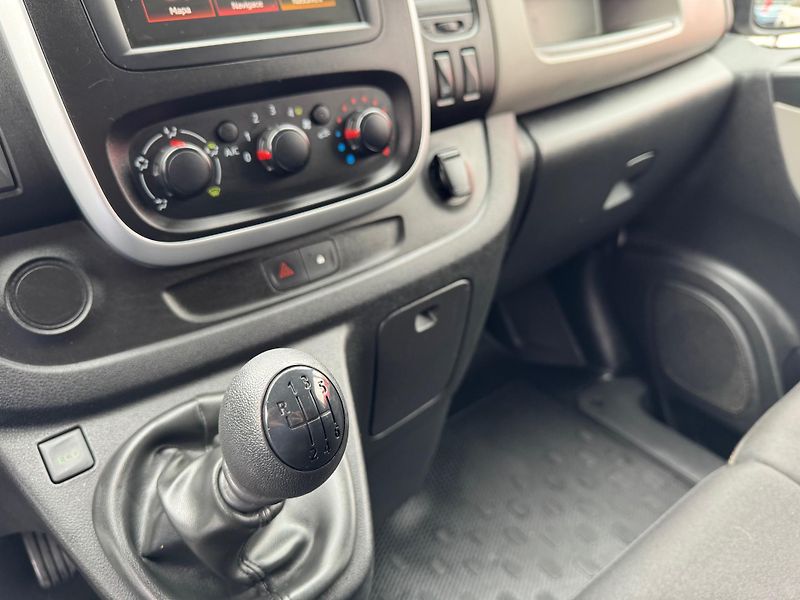 Renault Trafic (2019) 1.6 DCi 89 KW - fotka 12 z 16