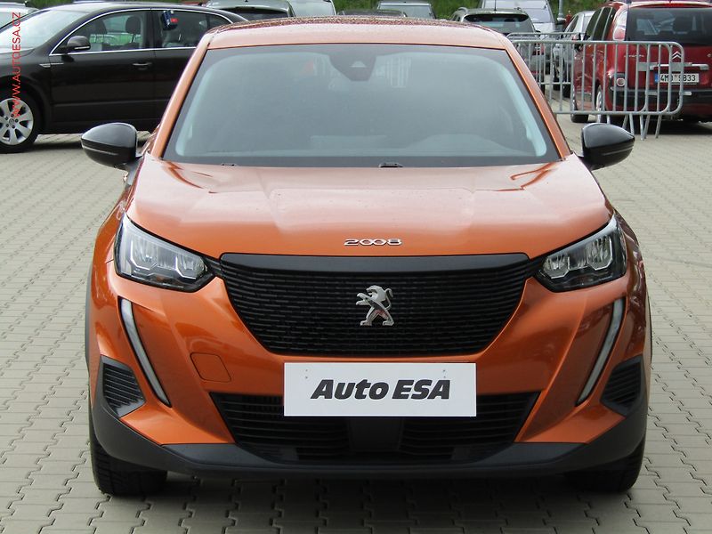 Peugeot 2008 (2022) 1.2PT, ČR, LED, park.čidla - fotka 2 z 22