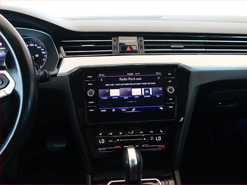 Volkswagen Passat (2021) 2.0 TDI, Automat, Serv.kniha - fotka 12 z 20