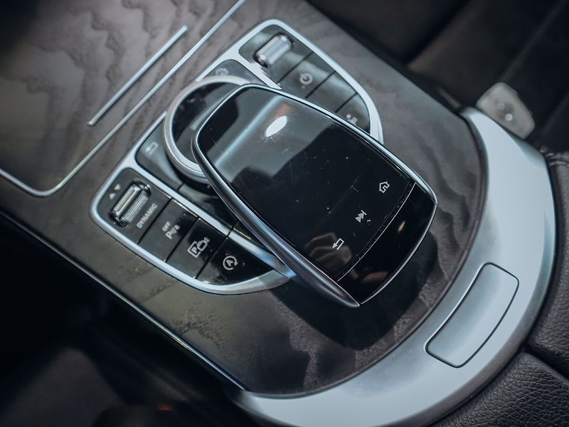 Mercedes-Benz Třídy C C 300d coupe 4MATIC AMG - fotka 16 z 32