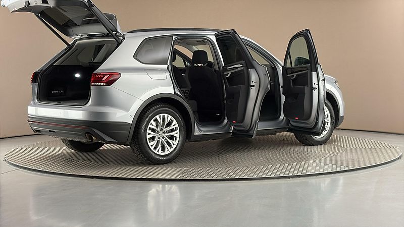 Volkswagen Touareg 3.0 TDI Tiptronic - fotka 6 z 30