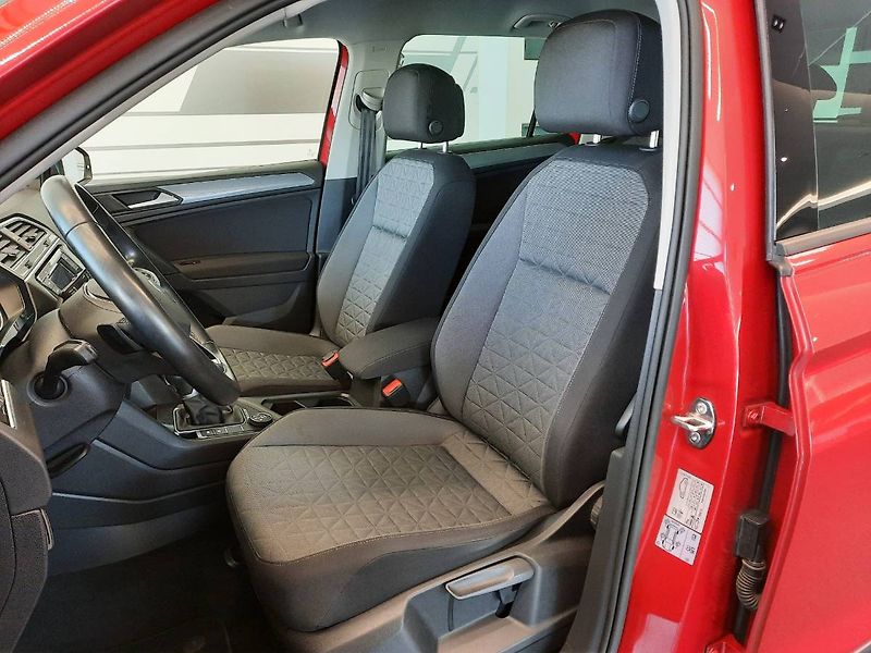 Volkswagen Tiguan (2022) Life 2.0 TSI 4Motion (140kW/19 - fotka 7 z 29