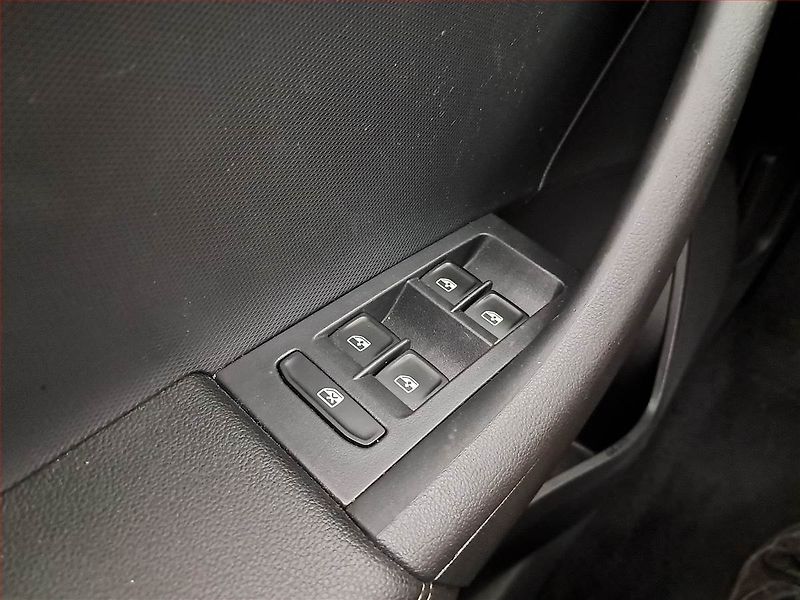 Škoda Rapid (2018) Spaceback 1.0 TSI, Automat - fotka 20 z 20