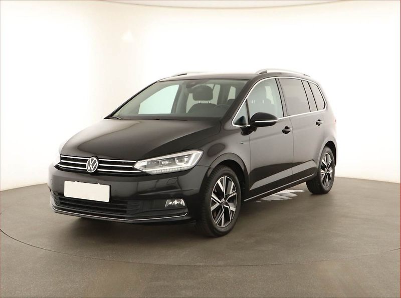 Volkswagen Touran (2020) 2.0 TDI, Automat, 7 míst - fotka 2 z 15