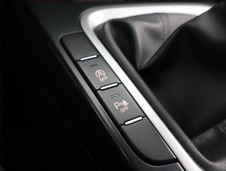 Kia Ceed (2019) 1.4 T-GDI, Serv.kniha, Xenony - fotka 17 z 22