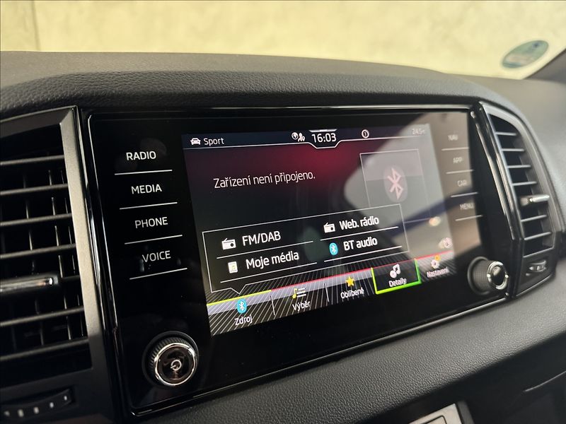 Škoda Karoq 2,0 TDi  Sportline LED Virtual - fotka 37 z 47
