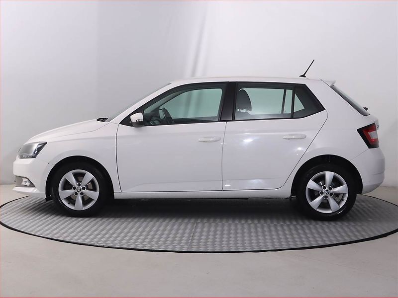 Škoda Fabia (2015) Ambition 1.2 TSI, Serv.kniha - fotka 3 z 16