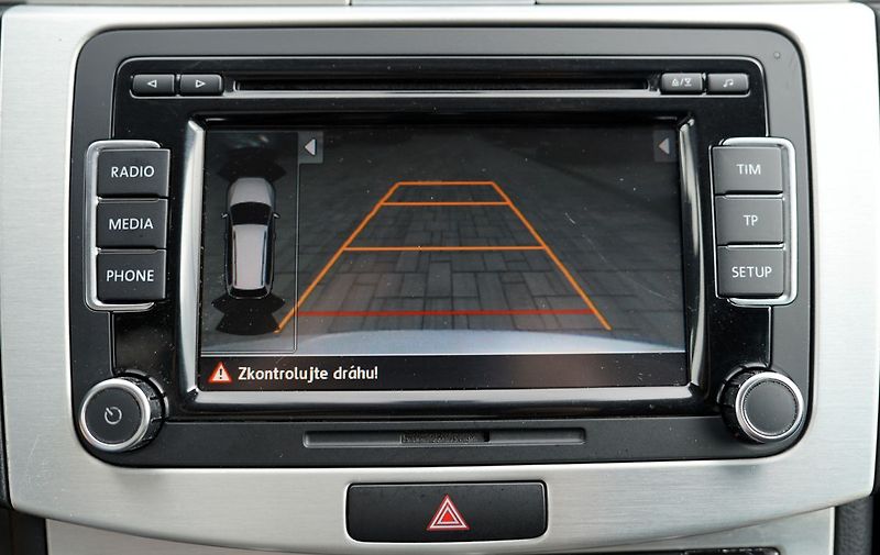 Volkswagen Passat 2.0 TDI 4Motion DSG/16Al./170P - fotka 34 z 38