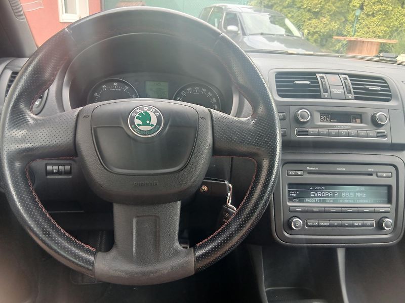 Škoda Fabia 1.2 TSi MONTE CARLO - fotka 18 z 33